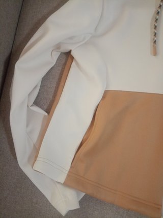 Sudadera Hi-Tec Blanca y Beige nueva