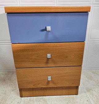 Cómoda y Mesitas de noche para dormitorio
