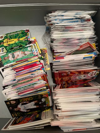 Caja con mas de 250 Cromos Adrenalyn 25/26