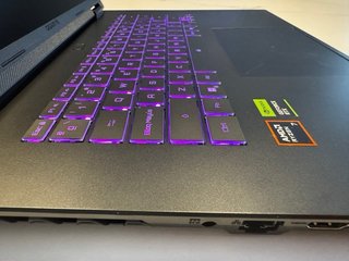 PORTATIL GAMING GIGABYTE AMD RYZEN 7 260 32GB 5070
