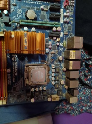 placa base Gigabyte GA-EP45C-DS3R con socket LGA77