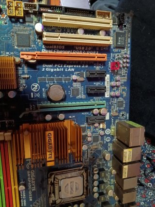 placa base Gigabyte GA-EP45C-DS3R con socket LGA77