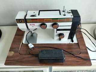 Máquina de Coser Eléctrica Alfa