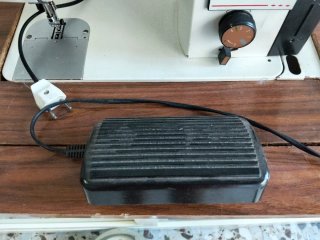 Máquina de Coser Eléctrica Alfa
