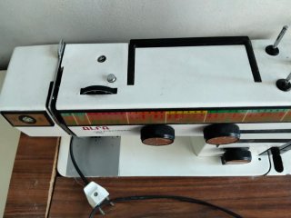 Máquina de Coser Eléctrica Alfa