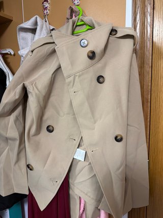 Chaqueta beige preciosa sin usar