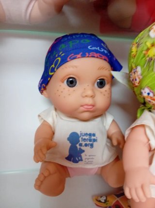 Muñeca Pelón con pañuelo y camiseta