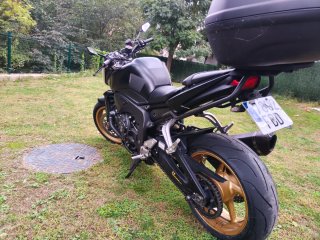 Yamaha FZ1 Naked 1000cc