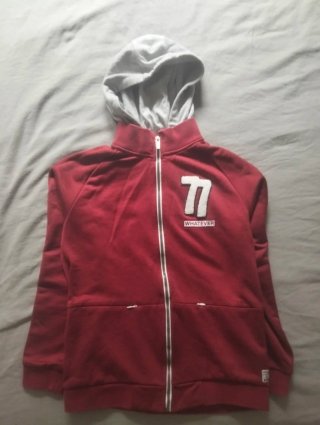 Sudadera Roja con Capucha