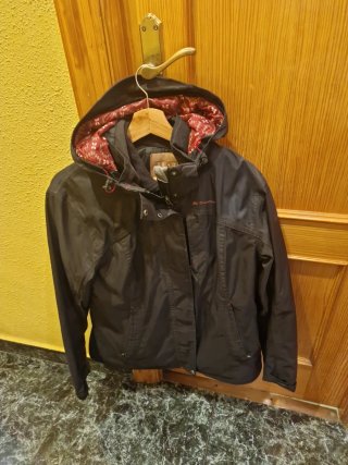 Chaqueta impermeable Quechua mujer negra