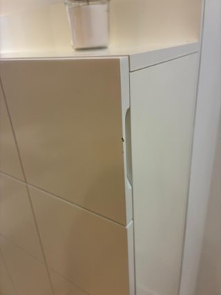 Mueble Zapatero Blanco con cajon vacia bolsillos.