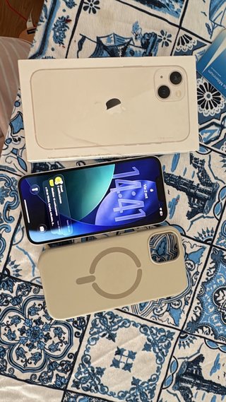 iPhone 13 Beige