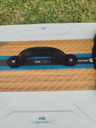 Tabla Kitesurf Eleveight Process 139x42,5