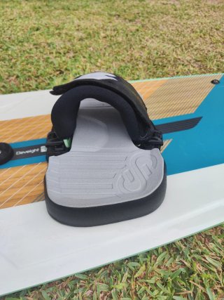 Tabla Kitesurf Eleveight Process 139x42,5
