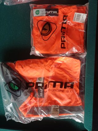Traje impermeable PRECIO NEGOCIABLE..