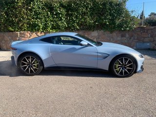 Aston Martin Vantage 2021