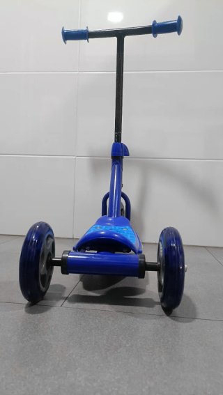 Patinete infantil azul 3 ruedas,molto