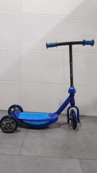Patinete infantil azul 3 ruedas,molto
