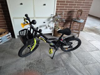 Bicicleta infantil BTWIN 500 Dark Hero de 16 pulga
