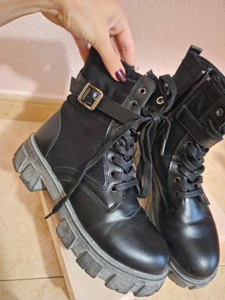 Botas Negras Estilo Militar