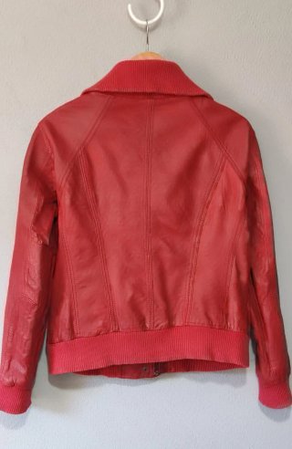 Cazadora Piel Vintage Roja Stradivarius