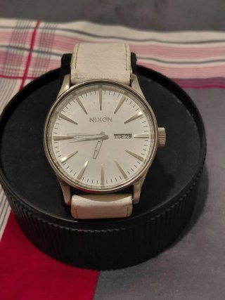 Reloj Nixon Plata y Blanco