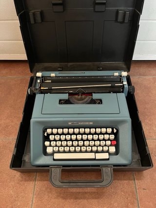 Máquina de escribir Olivetti Studio 46