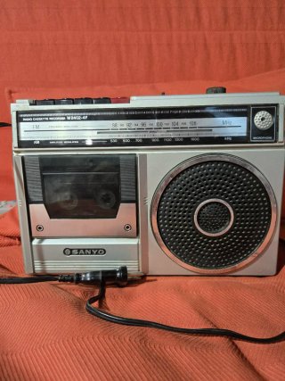 Radio Casetófono Sanyo M2402-4F