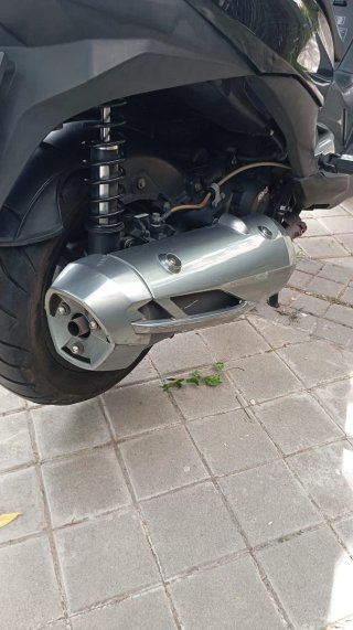 Maxi Scooter Kawasaki Negra y Verde