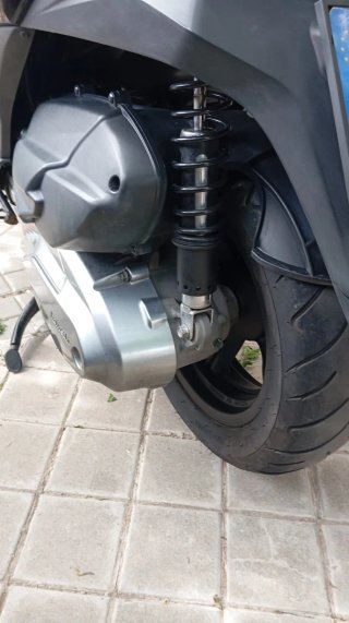 Maxi Scooter Kawasaki Negra y Verde