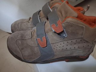 Botas Infantiles Marrones con Velcro