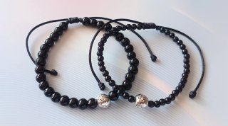 Set de 2 Pulseras de Cuentas Negras
