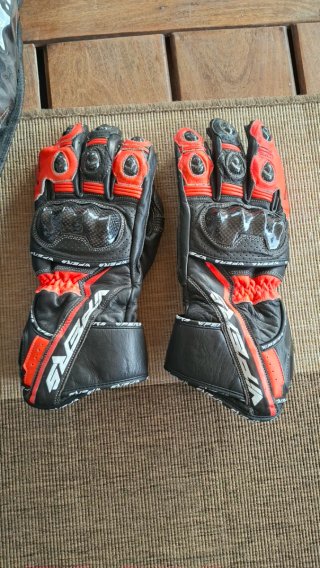 Guantes de moto Vipers negros y rojos