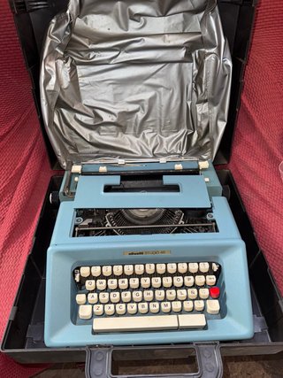 Máquina de escribir Olivetti Studio 46