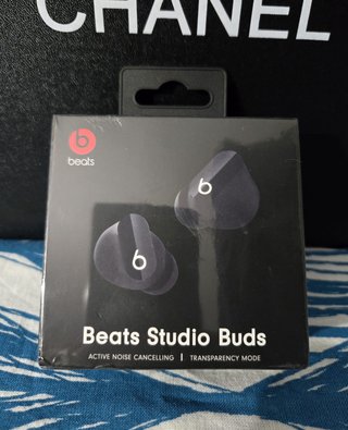 Beats Studio Buds. Nuevos