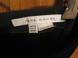 Falda midi negra Zara, talla L