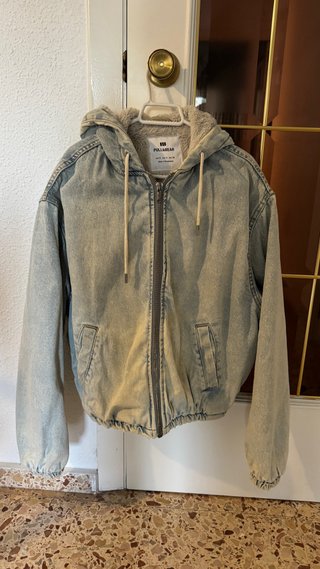 Cazadora vaquera Pull&Bear con capucha