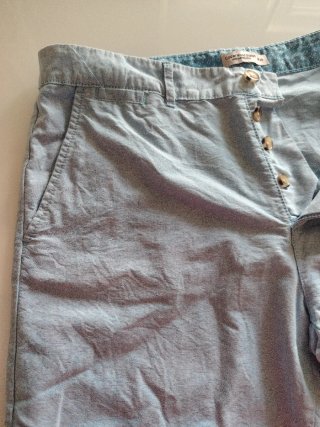 Pantalón corto de lino azul