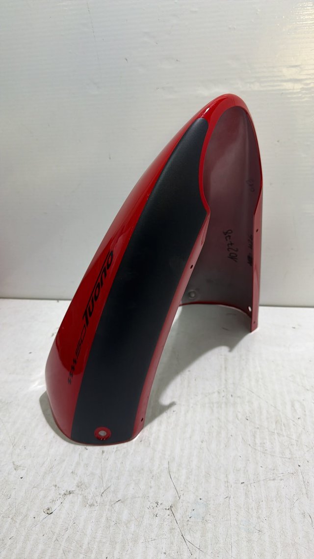 Carenado trasero rojo para Aprilia, RS 50 Tuono. Ref. AP8268001