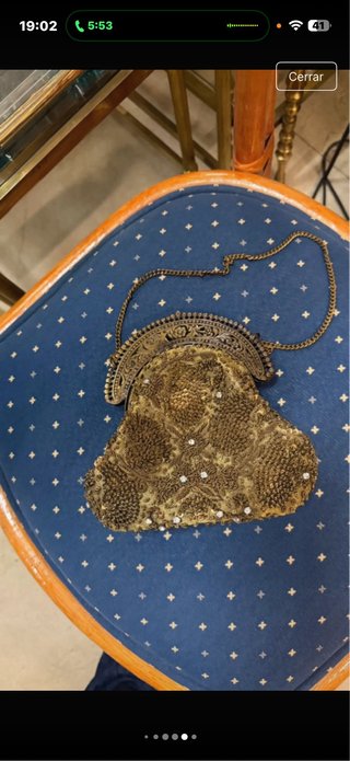 Bolso de fiesta dorado bordado