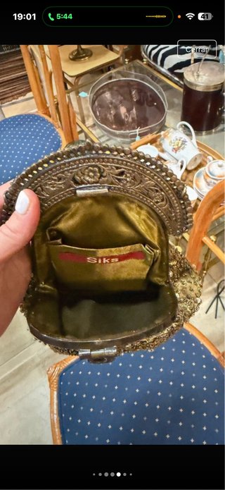 Bolso de fiesta dorado bordado