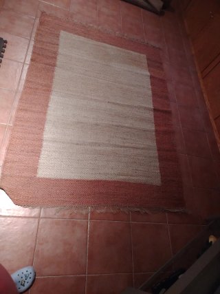 Alfombra Beige y Roja Yute