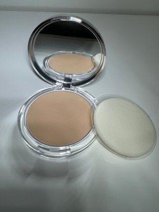 Clinique Almost Powder Maquillaje Beige N°03 Light