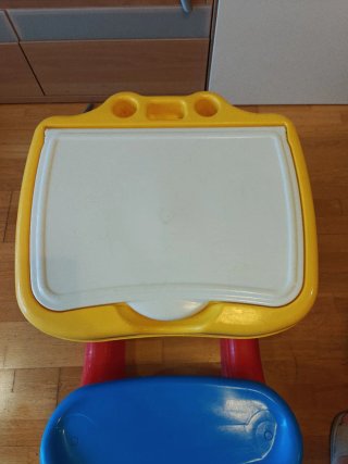 Escritorio Infantil de Plástico