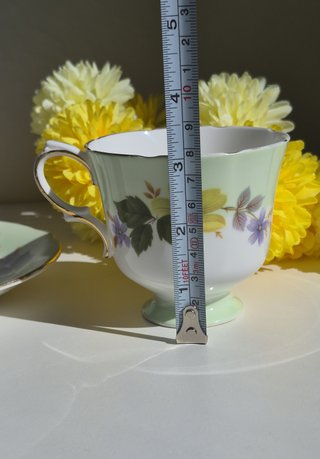 Taza y platillo porcelana inglesa floral