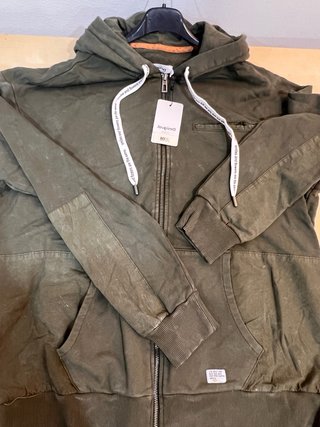 Sudadera Desigual verde con capucha