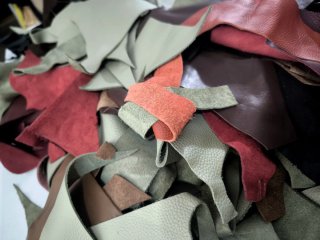 Lote 10 retales cuero tamaño S por 10 eur!
