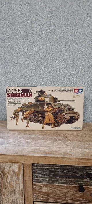 Maqueta Tamiya M4A3 Sherman 75mm