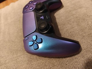 Controller PS5 personalizzato con joystick TMR iridescenti