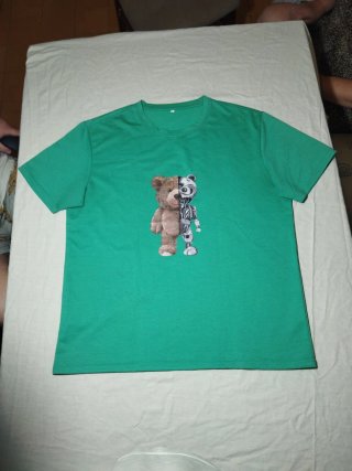 Camiseta Shein verde oso robot